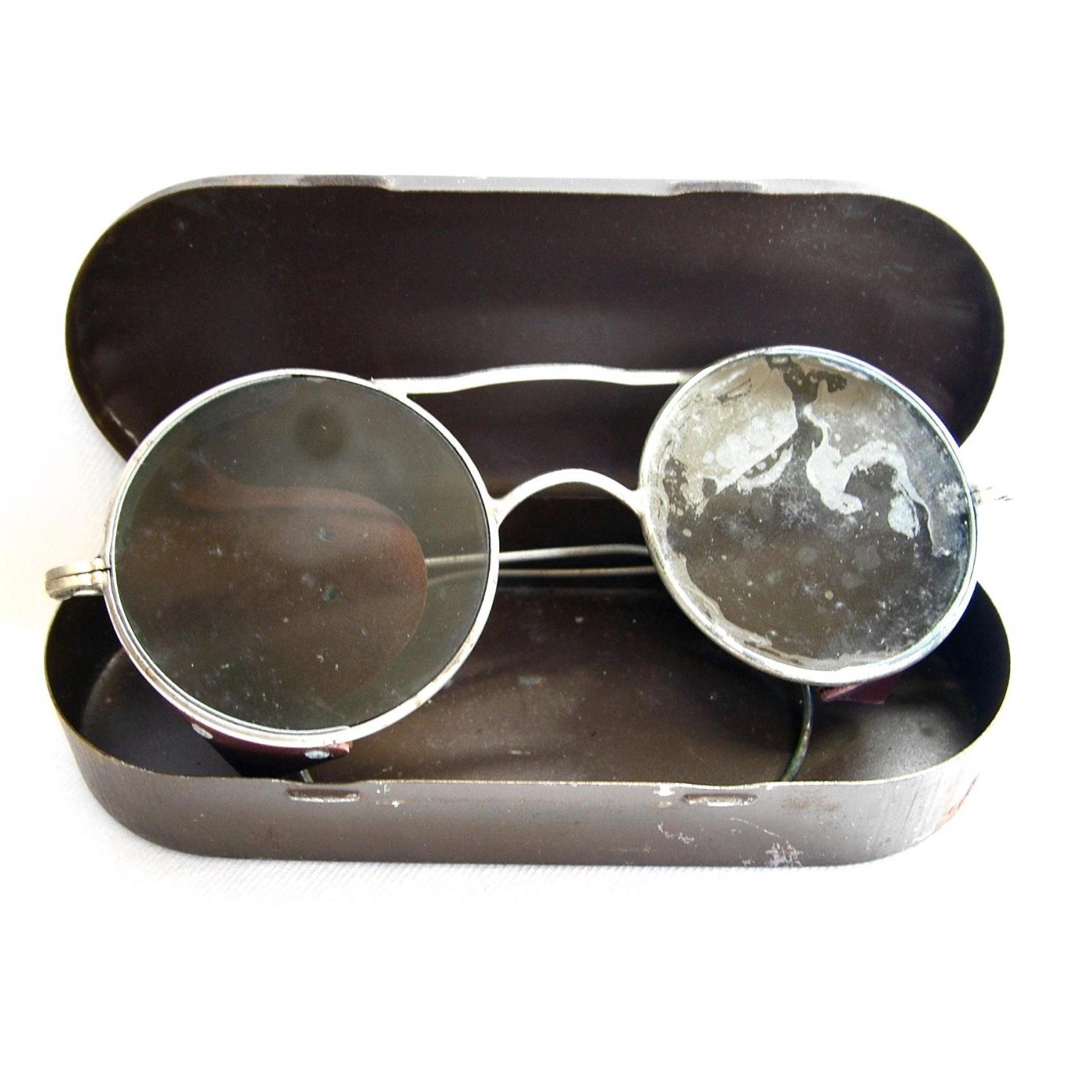 RAF Spectacles, Anti-Glare, Type E-2, Case