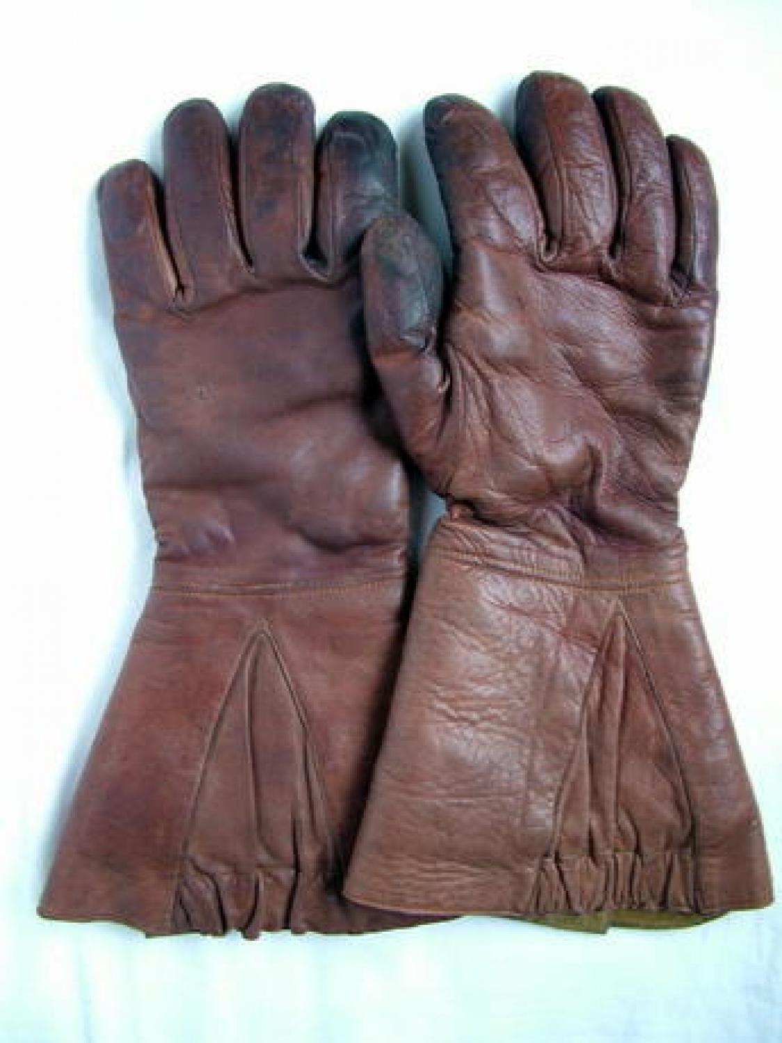 RAF H-type Electrically Heated Gauntlets