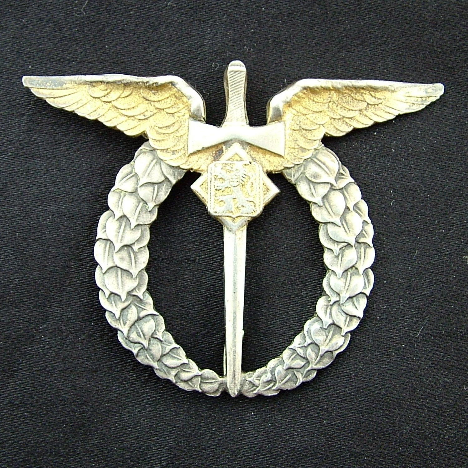 Czechoslovakian pilot's badge