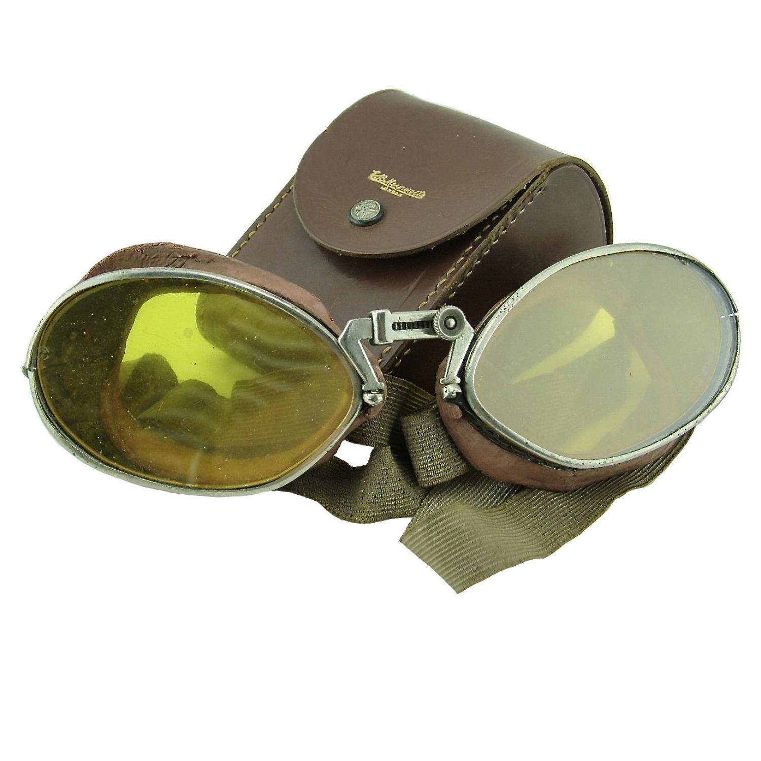 RAF 'used' Luxor 12 flying goggles, cased